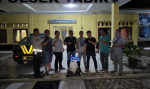 IMG-20240107-WA0000 Pelaku usai diamankan polisi dari lokasi pelariannya. (DETAIL/ist)