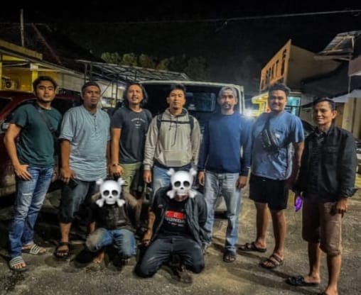 IMG-20240121-WA0001 Dua pelaku curas saat di Polres Merangin dengan barang bukti kejahatannya. (DETAIL/ist)