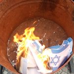 Aksi pembakaran bendera Israel