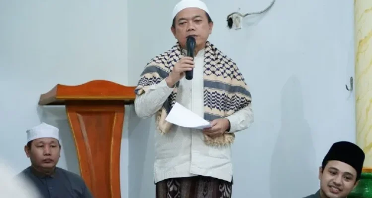 Gubernur Jambi, Al Haris melaksanakan safari Ramadhan 1446 Hijriah di Masjid Al Aqsho, Kelurahan Ulu Gedong, Kecamatan Danau Teluk, Kota Jambi, Minggu (9/3/2025) malam.